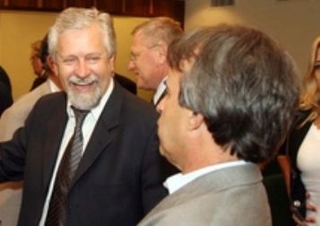 Presidentes da Itaipu Binacional, da COPEL e da SANEPAR, pela ordem Jorge Samek, Rubens Ghilardi, Stenio Jacob e o Secretario de Estado da Agricultura e do Abastecimento, Walter Bianchini, participam de solenidade de assinatura dos contratos de compra e venda de energia a base de biogás. Ctba: 03-02-2009 Foto: Carlos Ruggi