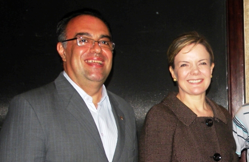 0304-gleisi e andre vargas