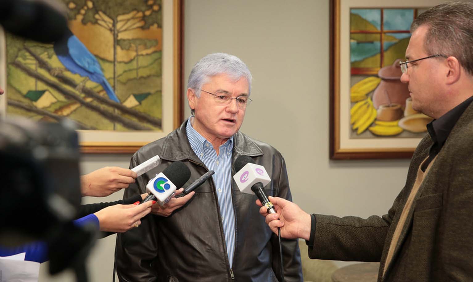 Economia e empregos crescem no Paraná Economia e empregos crescem no Paraná