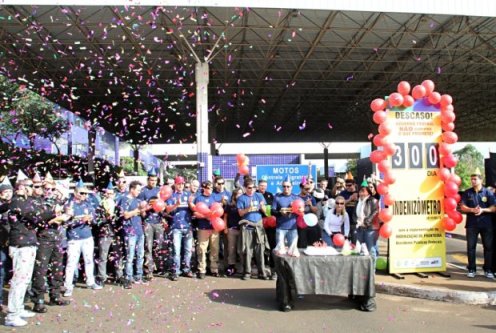 Protesto de policiais federais cobra indenização de fronteira Protesto de policiais federais cobra indenização de fronteira