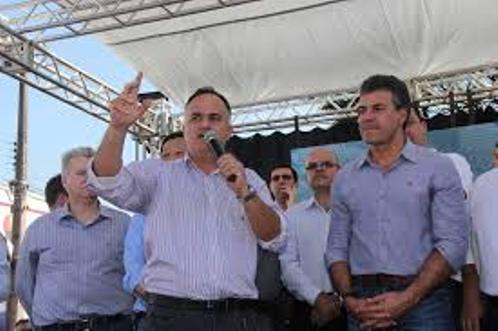 Richa garante apoio de prefeito do PDT Richa garante apoio de prefeito do PDT