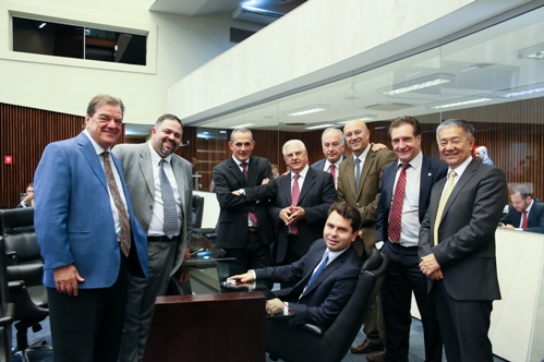 PMDB flexibiliza campanha para deputados no Paraná PMDB flexibiliza campanha para deputados no Paraná