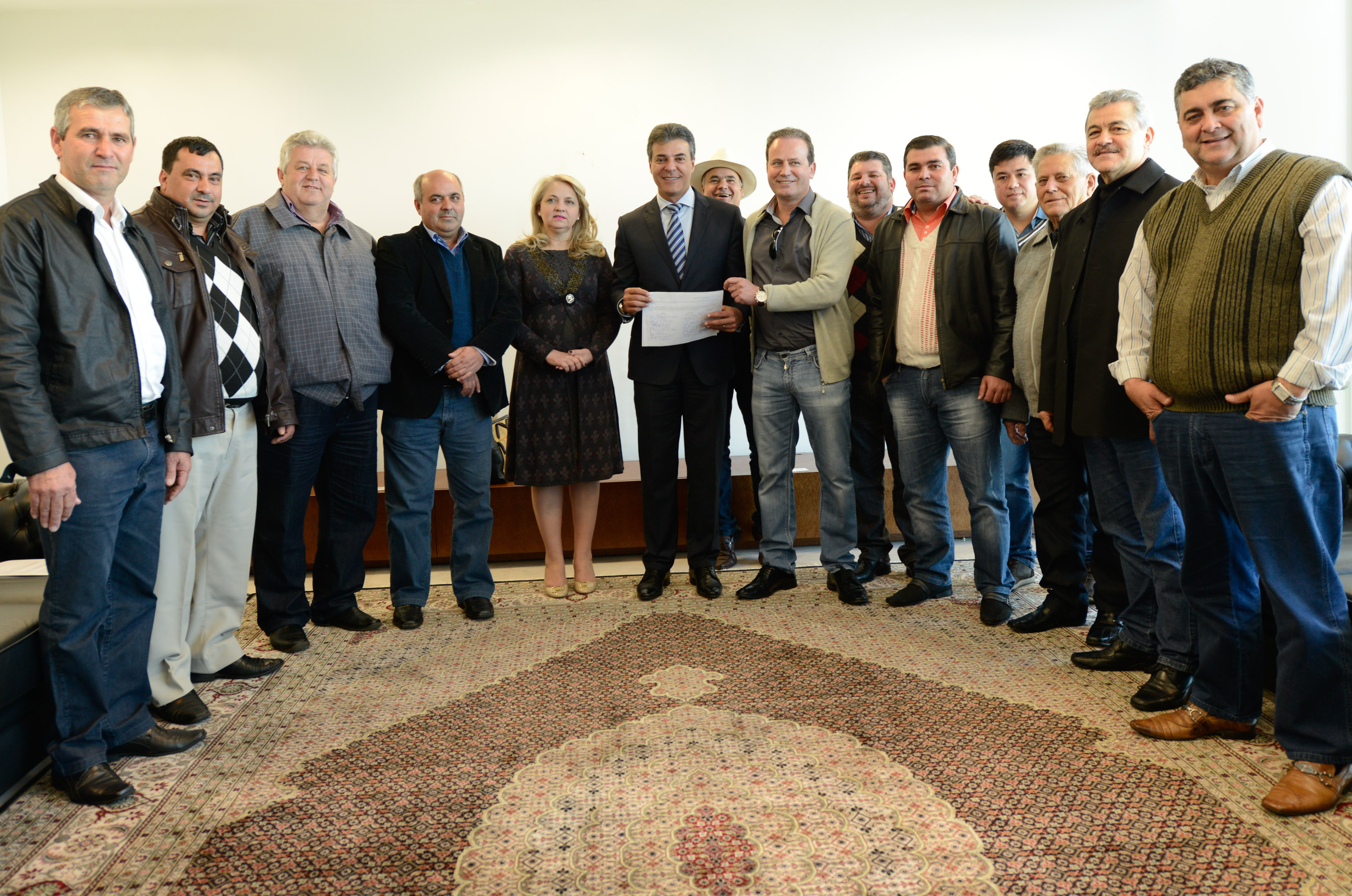 Prefeitos da Amuvi apoiam Beto Richa Prefeitos da Amuvi apoiam Beto Richa