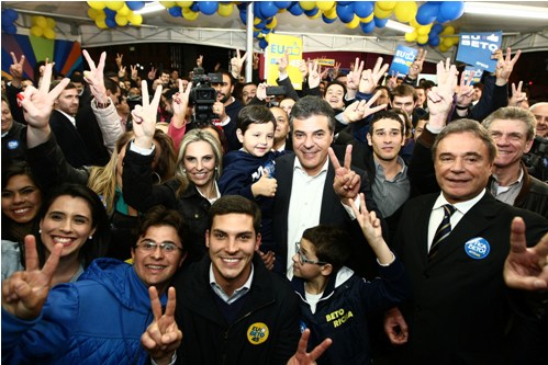 Beto Richa lidera em Curitiba, diz Datafolha Beto Richa lidera em Curitiba, diz Datafolha