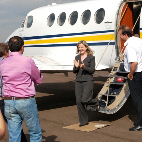 Gleisi privatiza Aeroporto Afonso Pena Gleisi privatiza Aeroporto Afonso Pena