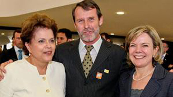 dilma-eduardo-gaieviski-gleise-hoffmann-20130823-01-size-598