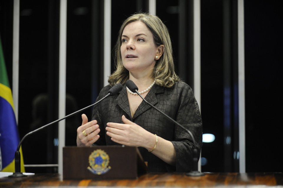 "TCU é feio", diz Gleisi