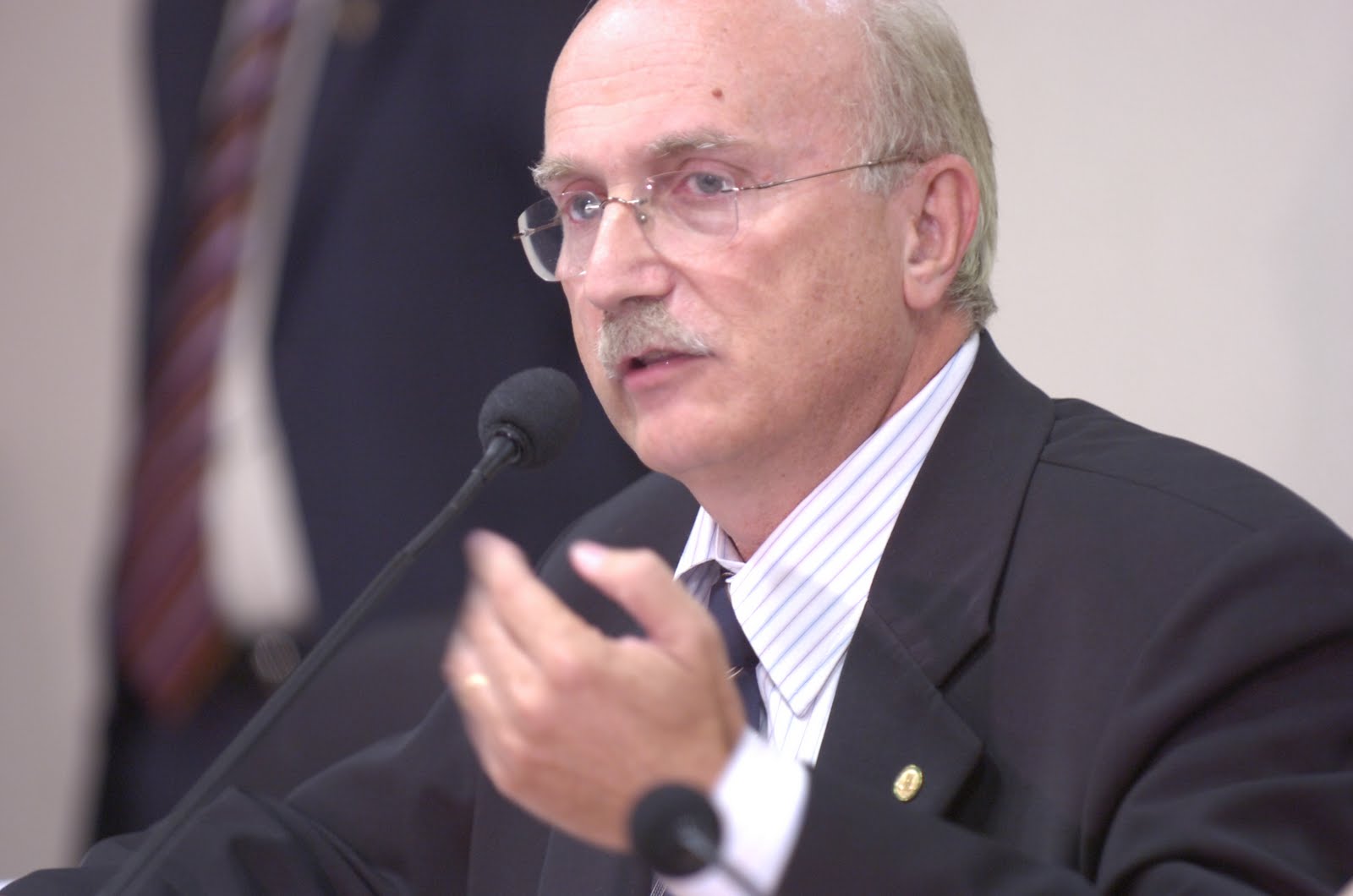 CPMF: Governo federal não tem moral para pedir o sacrifício do povo, diz Serraglio