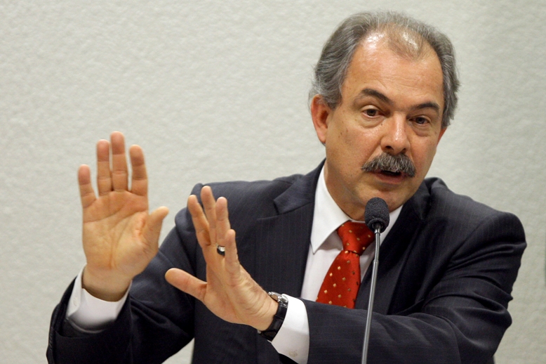 Delator afirma que Mercadante presenciou pedido de caixa dois