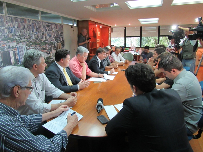 Prefeito de Londrina anuncia novo contrato com Sanepar