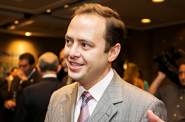 Veto a doações empresariais fará caixa 2 crescer em 2016, diz juiz eleitoral