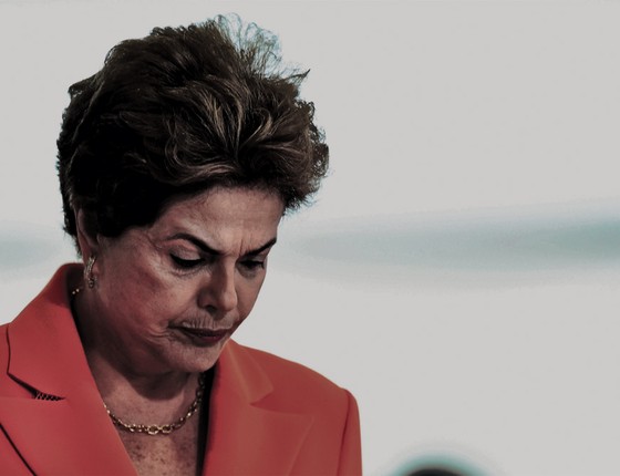 Dilma pretende exonerar todos seus ministros antes de ser notificada do impeachment