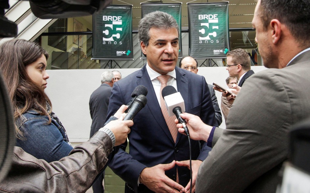 Richa anuncia redução de 14,3% na tarifa da luz