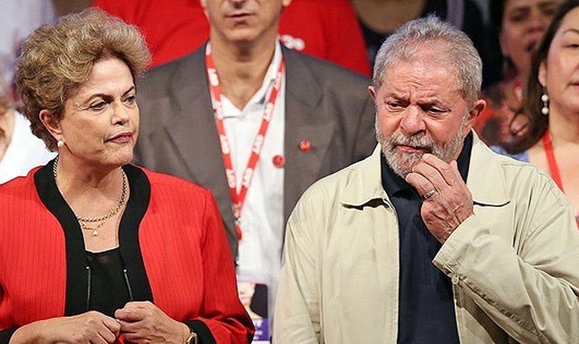 Lula e PT negam dinheiro e Dilma faz vaquinha para viajar