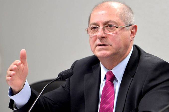 Justiça dá 10 dias para Bernardo responder à acusação do MP