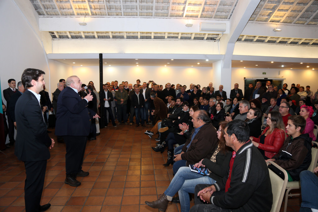 Eu e o Pimentel faremos uma nova realidade para Curitiba, diz Greca