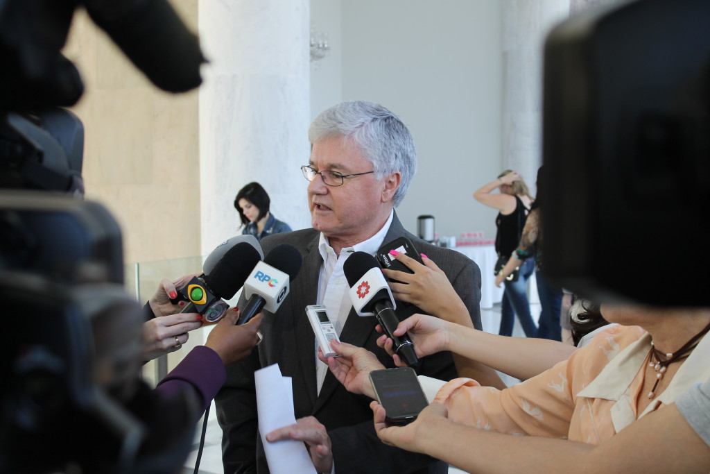 Brasileiros pagam caro pelos governos Dilma e Lula, diz Rossoni