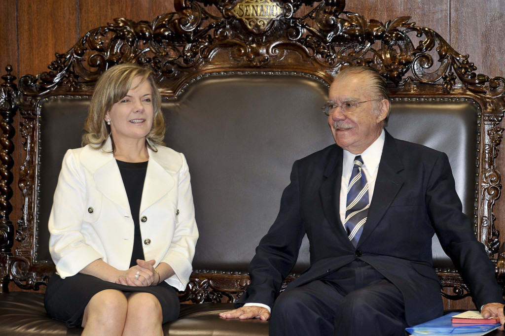 Sarney e Gleisi seriam beneficiários de ação para atrapalhar investigação da Lava-Jato