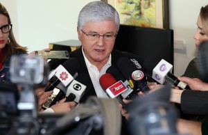 Coletiva de imprensa com o chefe da Casa Civil do Governo do Paraná, Valdir Rossoni, sobre a proposta da lei orçamentária de 2017. Curitiba, 04/10/2016. Foto: Orlando Kissner/ANPr