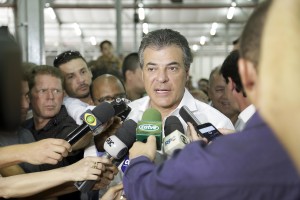 Gov. Beto Richa acompanhado pleo secretrio de segurana pblica, Wagner Mesquita e demais autoridades, participa da formatura da turma do curso de formao de soldados PM/BM 2016/2017. Cascavel, 11/01/2017 Foto: Julio Cesar Souza / ANPr