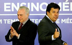 BRASÍLIA, DF, 20.12.2016: TEMER-DF - O presidente da República, Michel Temer, e o ministro da Educação, Mendonça Filho, participam da cerimônia de liberação de recursos para o ensino técnico e fomento às Escolas em Tempo Integral, no Palácio do Planalto, em Brasília (DF), nesta terça-feira. (Foto: Alan Marques/Folhapress)