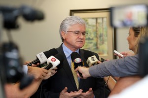 O CHEFE DA CASA CIVIL VALDIR ROSSONE EM ENTREVISTA SOBRE A LDO.