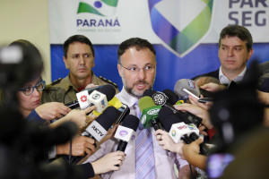 Secretário da Segurança Pública, Wagner Mesquita, durante coletiva de imprensa sobre a morte do estudante na Escola Estadual Santa Felicidade. Curitiba, 24/10/2016. Foto: Arnaldo Alves/ANPr