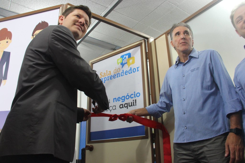 Sala do Empreendedor vai agilizar abertura de novas emrpesas, destaca Santin Roveda