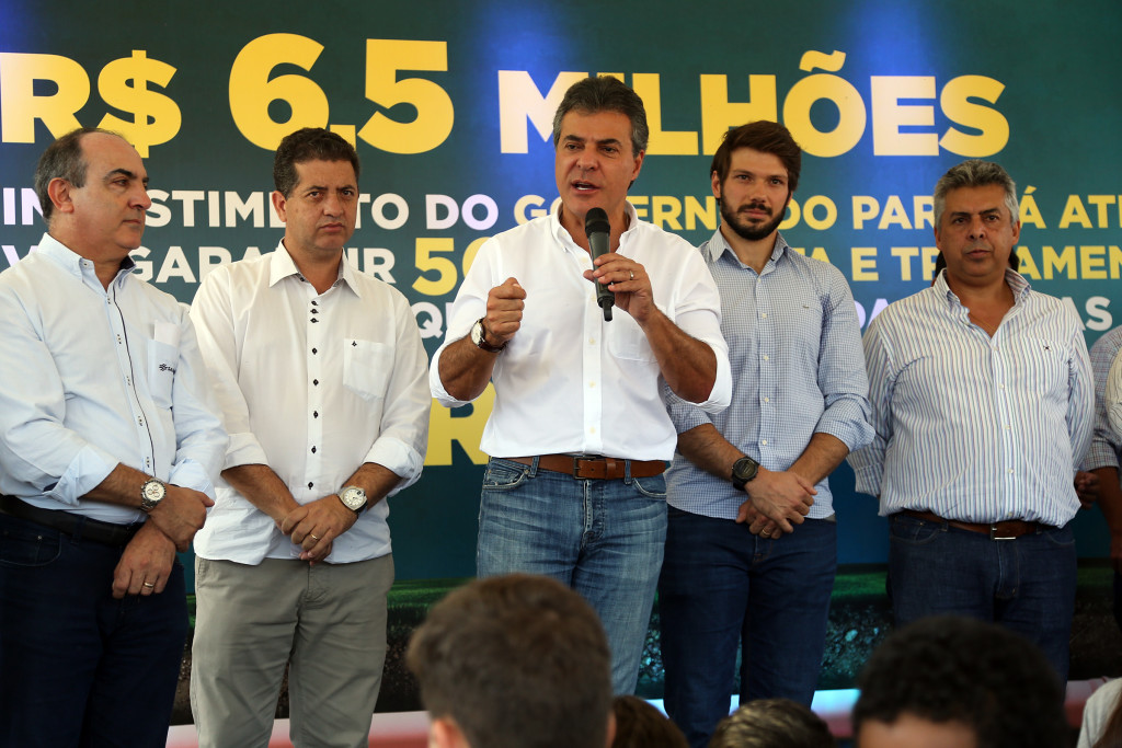O governador Beto Richa inaugurou nesta sexta-feira (24) as obras de ampliação da Estaçã de Tratamento de Esgoto (ETE) de Tamarana, cidade da Região Metropolitana de Londrina, e implantação de 23 km de rede coletora. Tamarana, 24/03/2017. Foto: Orlando Kissner/ANPr