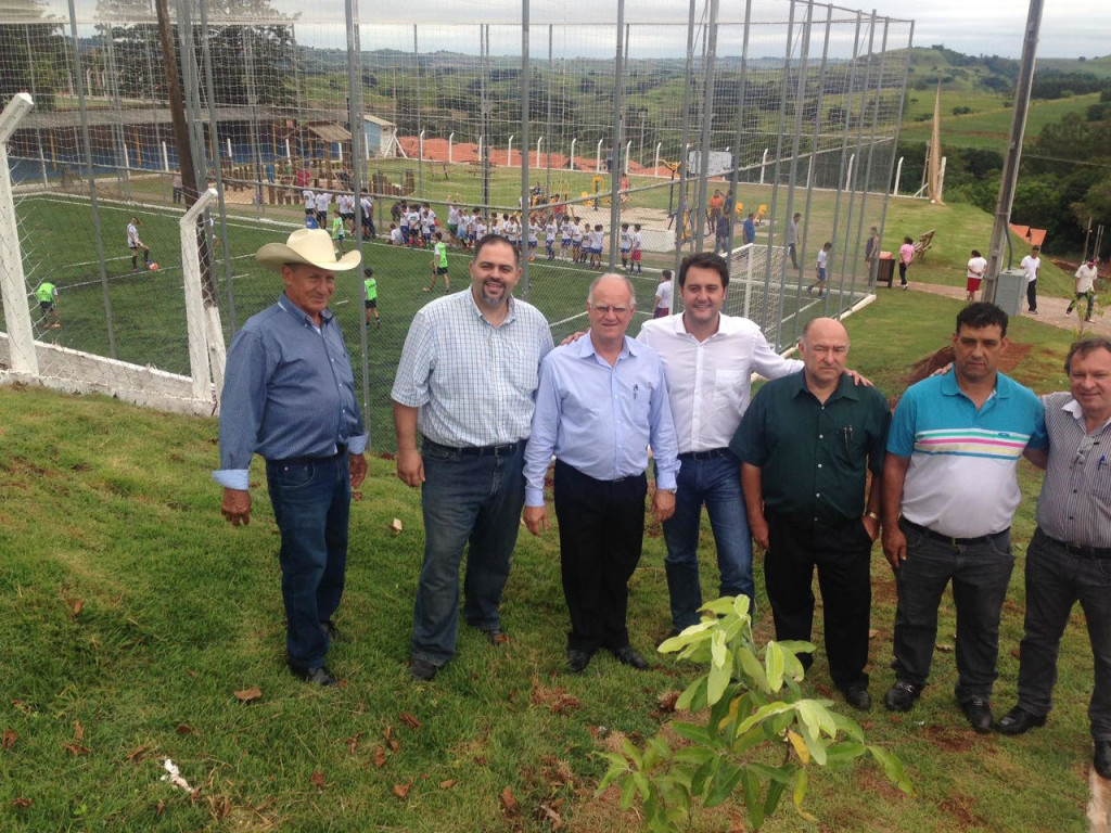 Ratinho entrega Meu Campinho