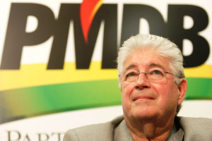 DF - ELEIÇÕES 2010/REQUIÃO - POLÍTICA - O ex-governador do Paraná, Roberto Requião, pré-candidato à Presidência da República, durante entrevista coletiva realizada na Presidência do PMDB, no Congresso Nacional, em Brasília, nesta quinta-feira. 10/06/2010 - Foto: PABLO VALADARES/AGÊNCIA ESTADO/AE