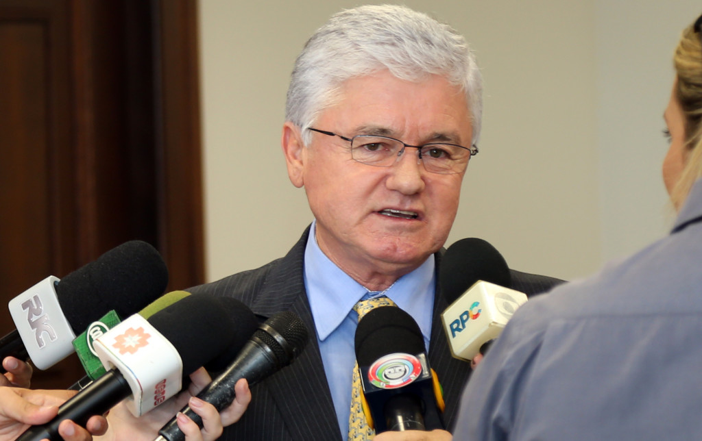 Secretário chefe da Casa Civil, Valdir Rossoni, durante coletiva de imprensa sobre a LDO. Curitiba, 19/04/2016. Foto: Orlando Kissner/ANPr