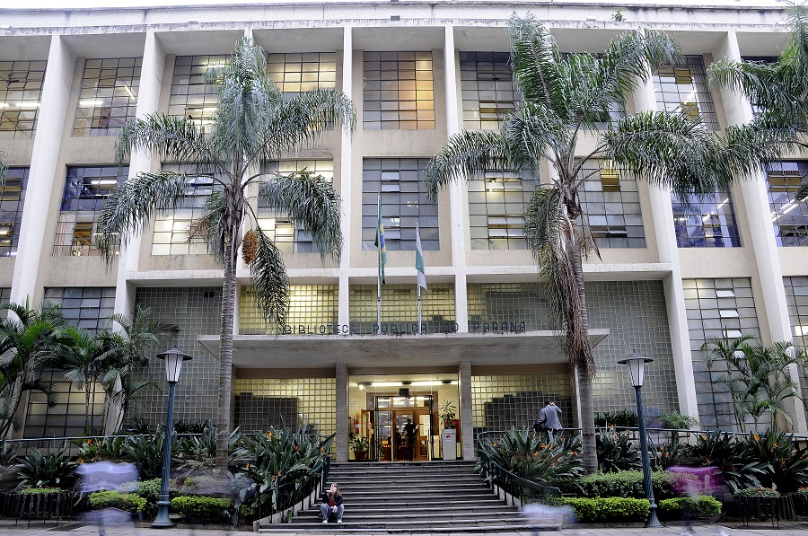 Biblioteca Pblica do Paran. Curitiba, 09 de maio de 2011 Foto: Kraw Penas - Comunicao SEEC krawpenas@seec.pr.gov.br