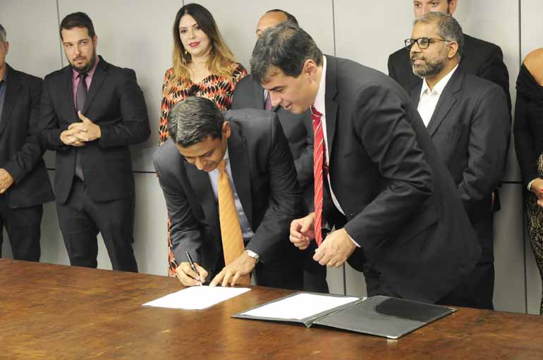 Gigante da tecnologia vai gerar 4 mil empregos em Londrina