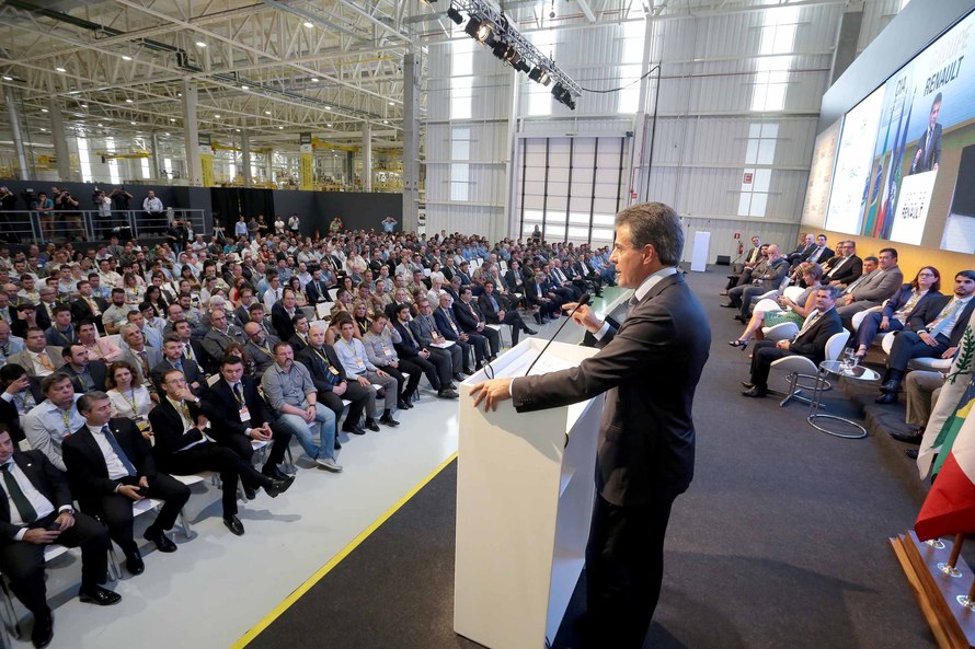 Richa inaugura nova fábrica da Renault no Paraná