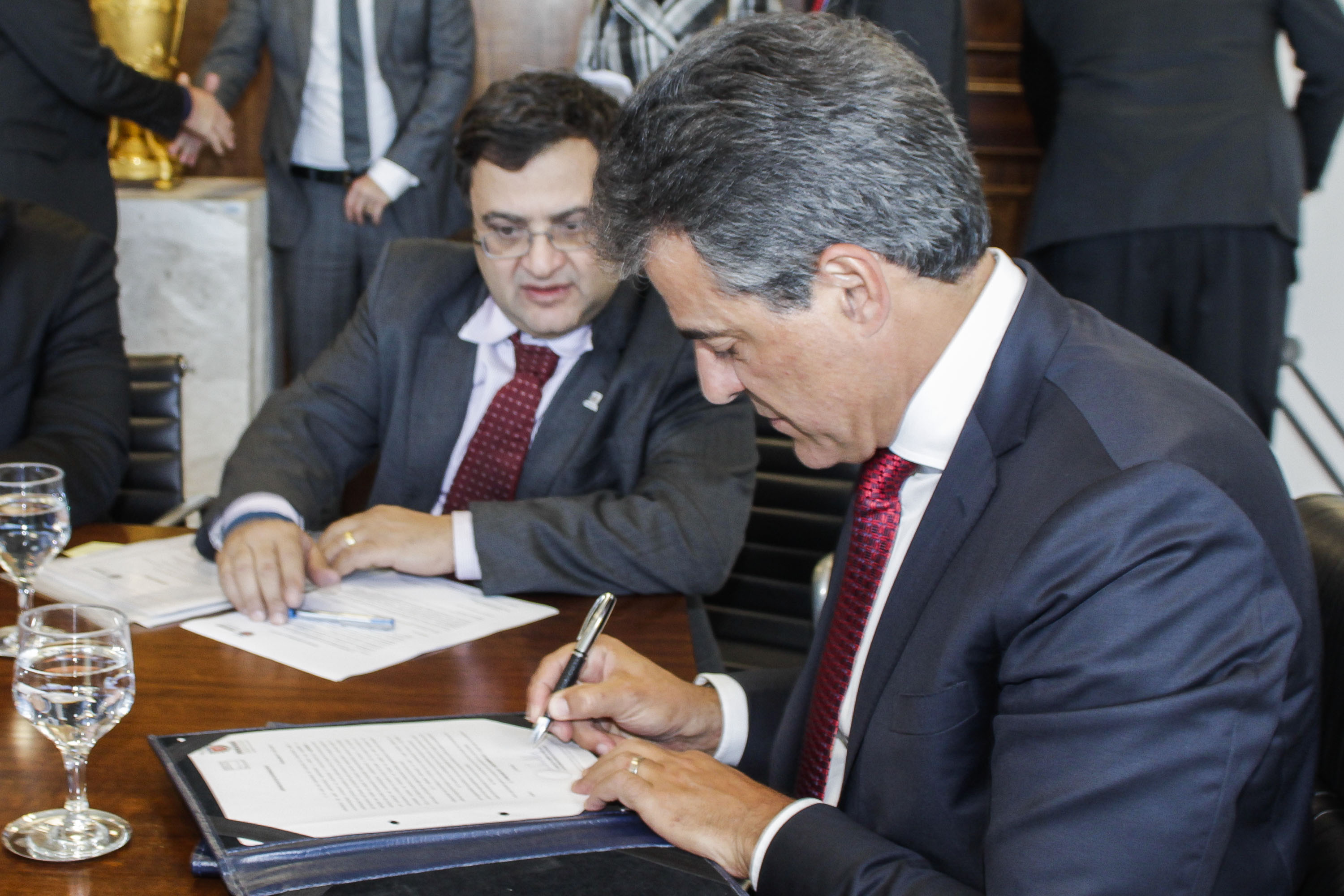 Beto Richa nomeia 114 novos profissionais da Saúde