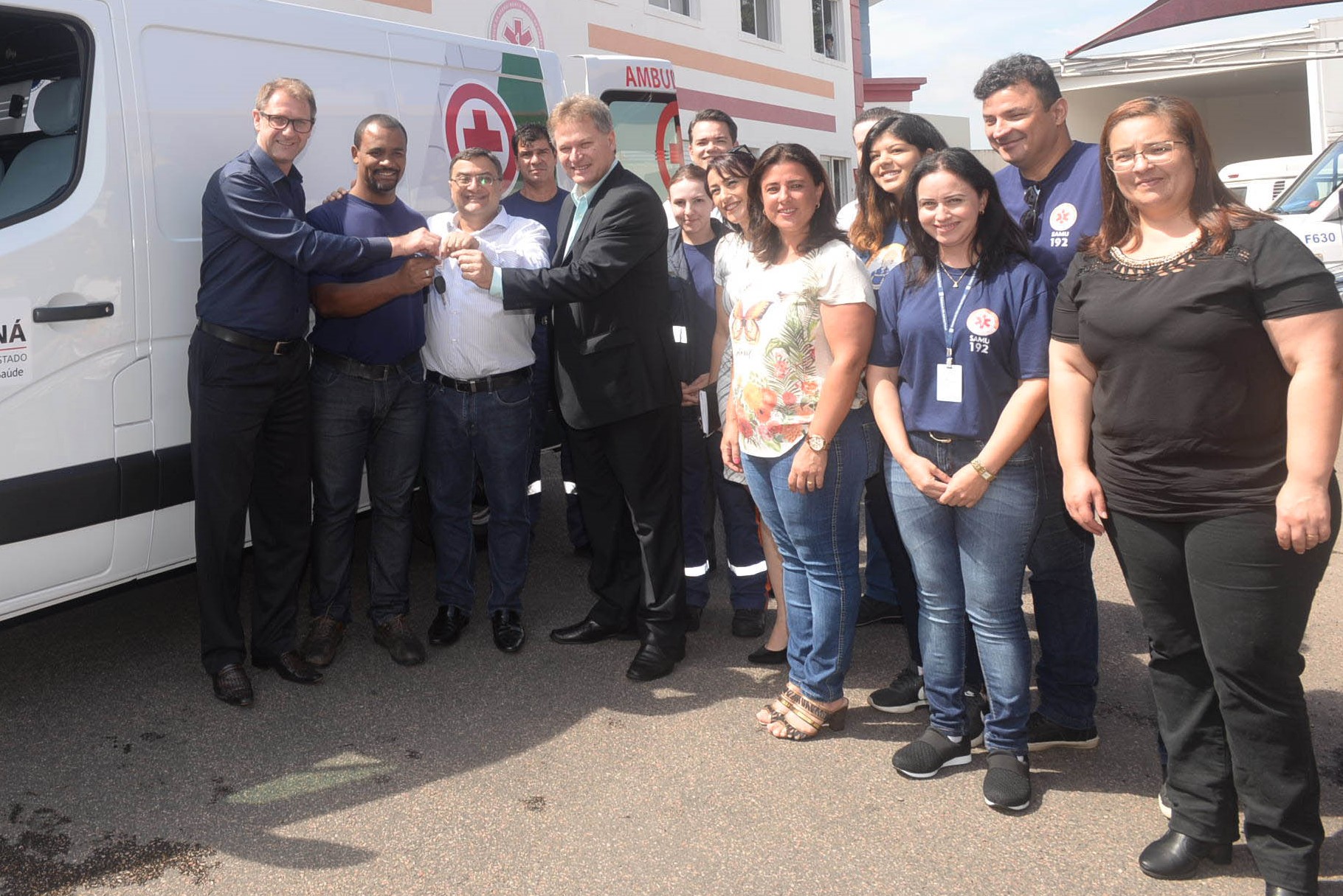 Michele Caputo entrega ambulância para SJP