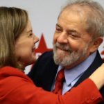 Preso em Curitiba e preocupado com o futuro do PT, Lula indica a descontrolada Gleisi como porta-voz