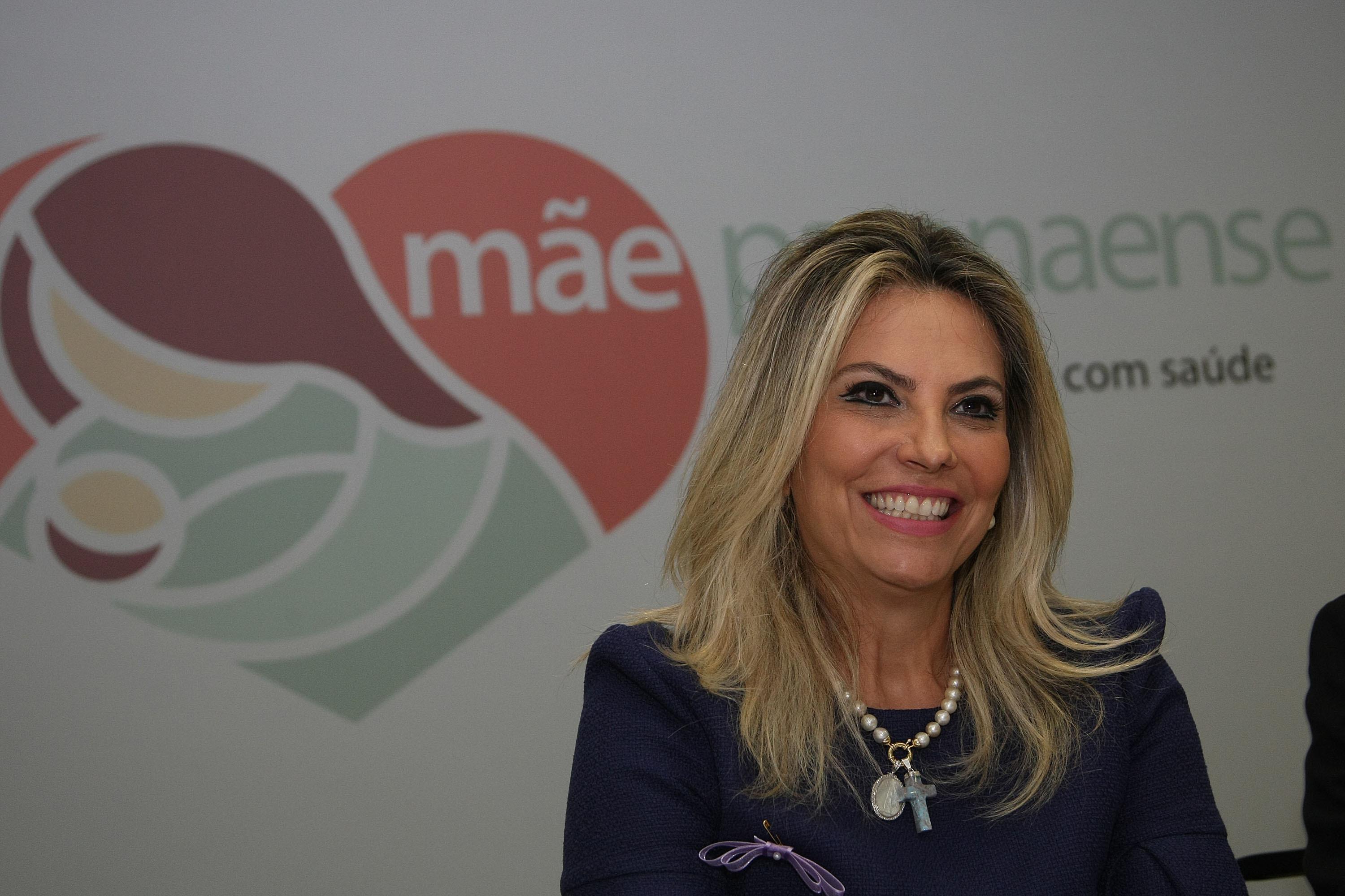 Meu abraço a cada mãe paranaense, diz Cida