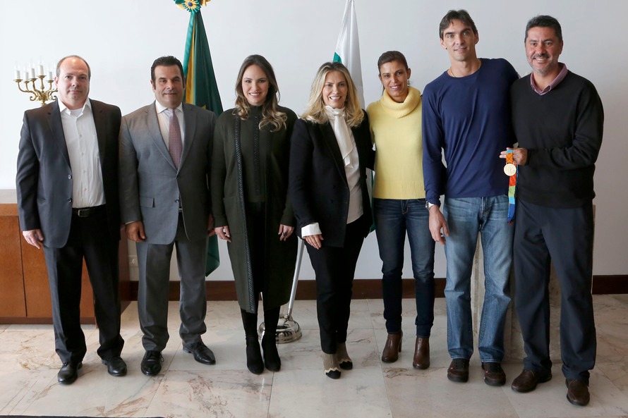 Cida confirma apoio ao time de vôlei de Curitiba