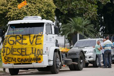 Dirigente sindical diz que paralisação de caminhoneiros está encerrada