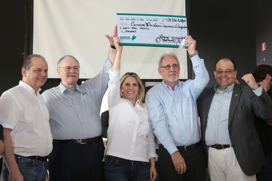 Cida libera R$ 40 milhões para cooperativas e produtores através do BRDE