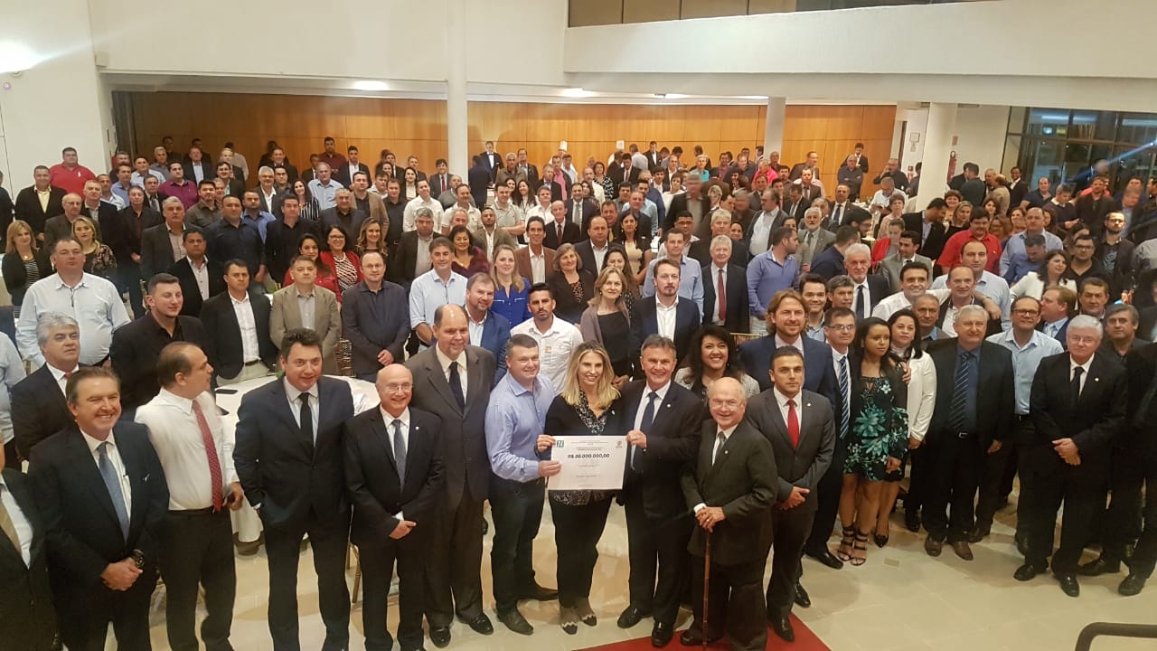 Cida reúne 160 prefeitos em Brasília