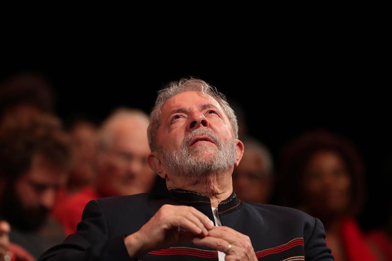 Para maioria, nada muda com a prisão de Lula