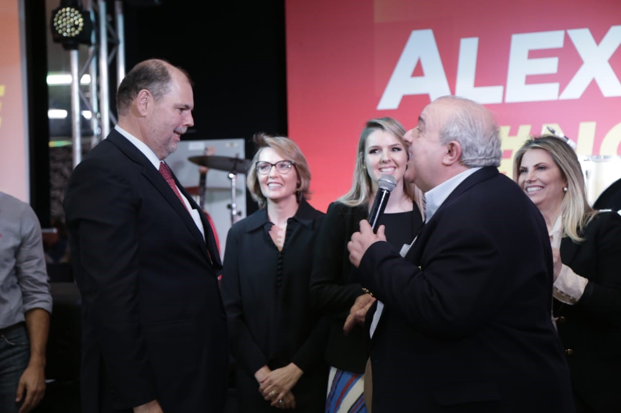 Em aniversário, lideranças destacam 'bandeira' de Alex Canziani pela Educação