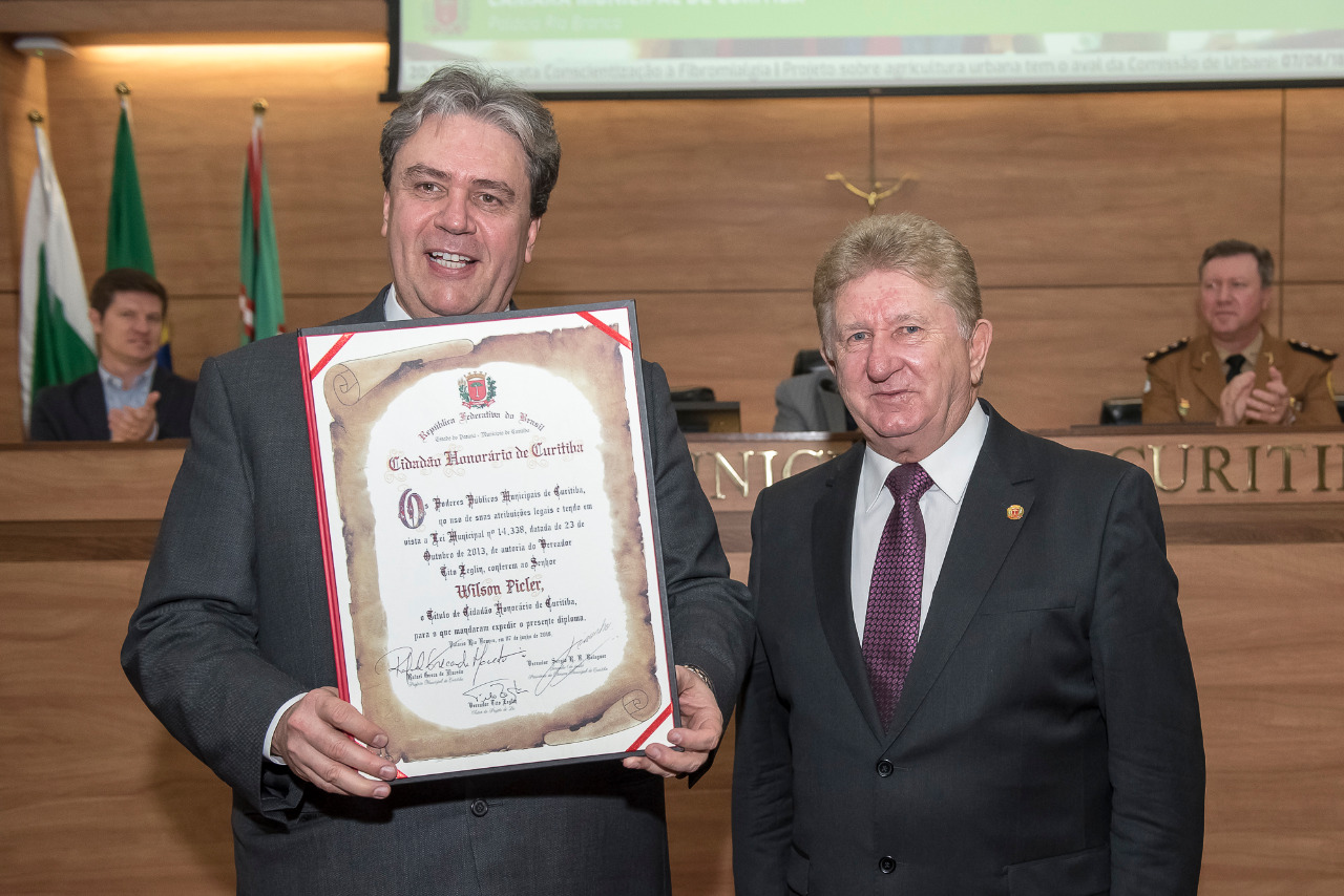 Wilson Picler recebe título de Cidadão Honorário de Curitiba