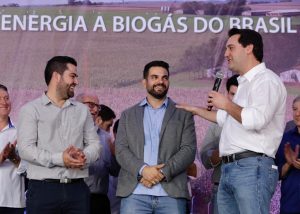 Usina de biogás já ilumina prédios públicos de Entre Rios do Oeste