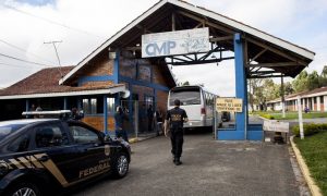 Rebelião em presídio da Lava Jato deixa dois agentes feridos