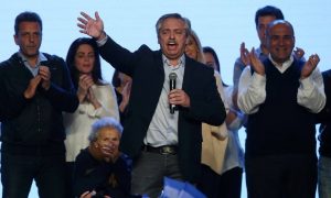 Cristina Kirchner e Fernández assinam manifesto por libertação de Lula