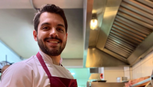 Ex-morador de Foz concorre a prêmio revelação da revista Veja